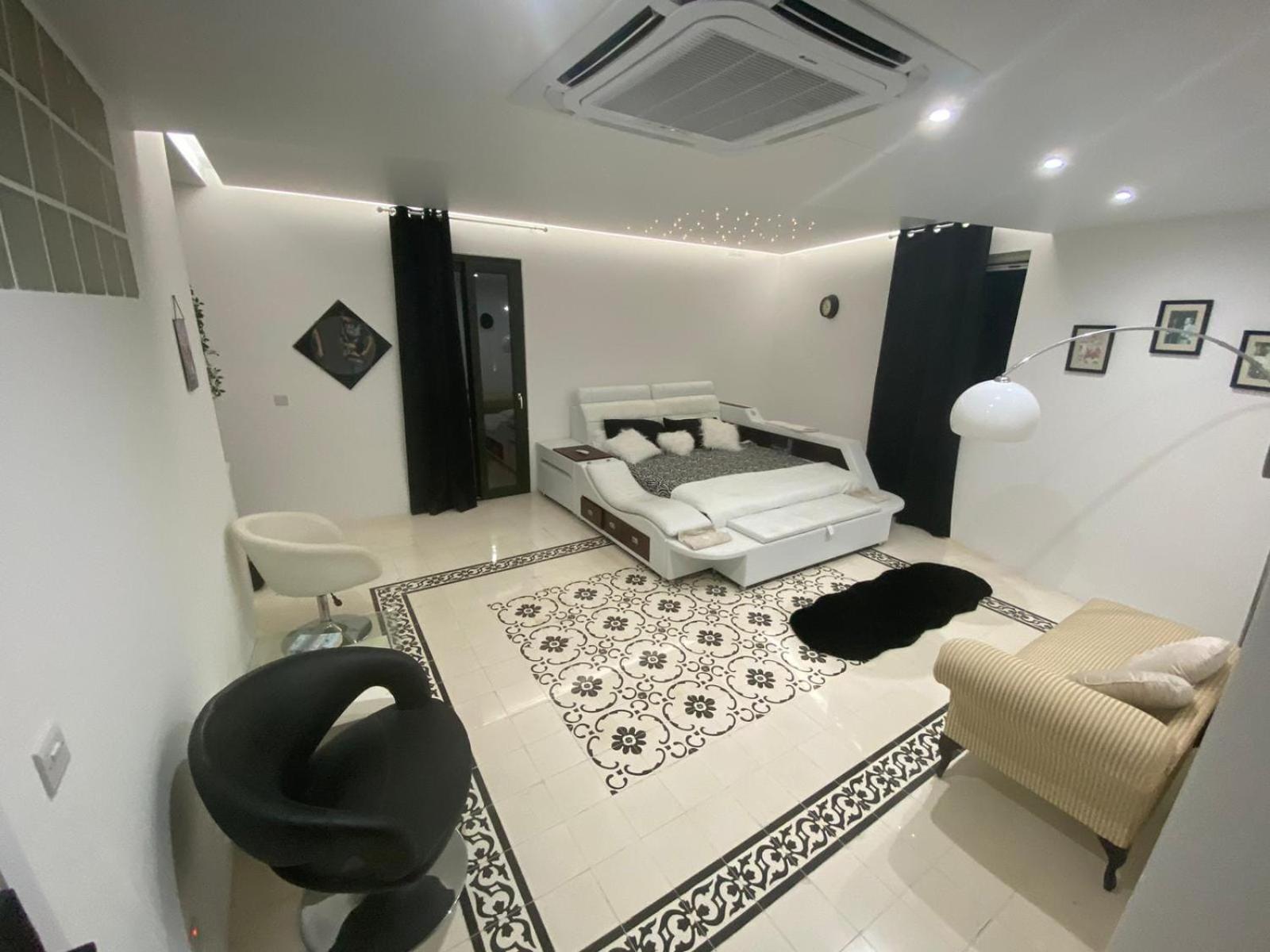 Maleth House Hotel แนกซ์ซาร์ ภายนอก รูปภาพ