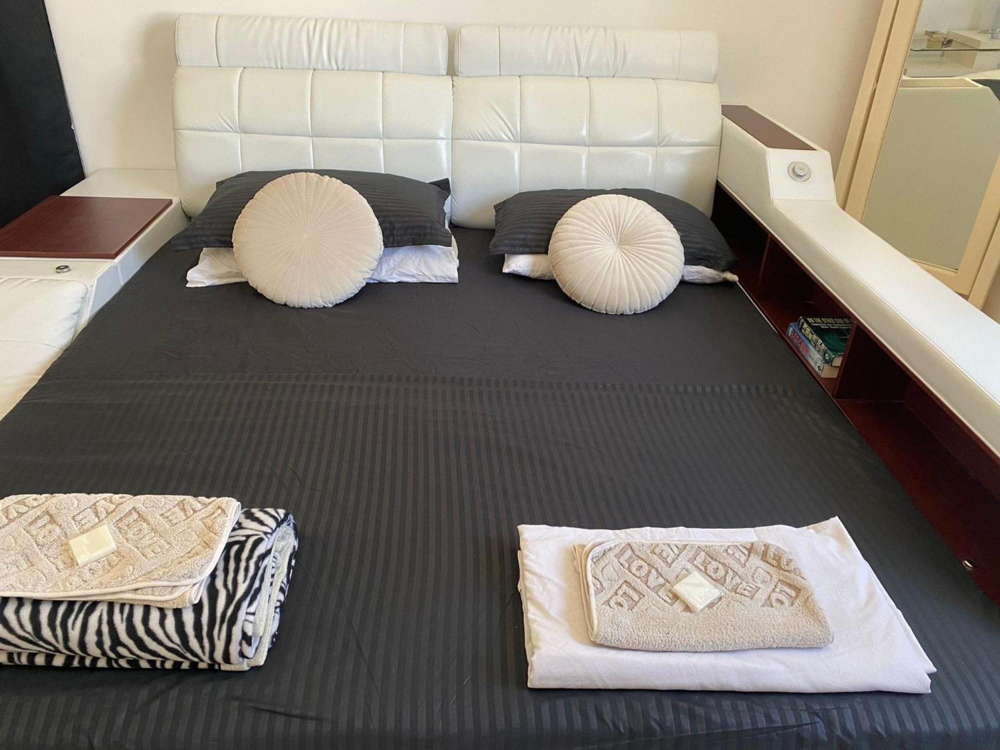 Maleth House Hotel แนกซ์ซาร์ ภายนอก รูปภาพ